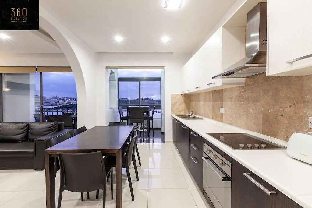 Seafront 4Br Apt With Mesmerising Balcony & Views By 360 Estates Sliema Apartment
