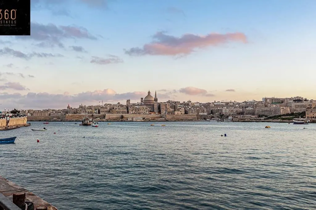 Seafront 4Br Apt With Mesmerising Balcony & Views By 360 Estates Sliema 0*,  Malta
