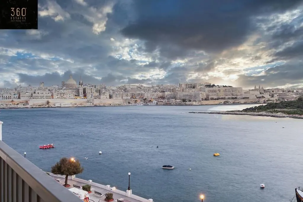 Seafront 4Br Apt With Mesmerising Balcony & Views By 360 Estates Sliema Malta
