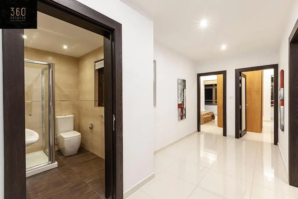 סליאמה Seafront 4Br Apt With Mesmerising Balcony & Views By 360 Estates מלטה